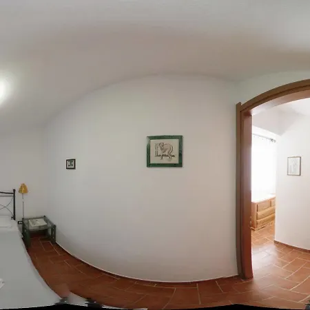 לינה וארוחת בוקר Lu Palau De Antoni 2*