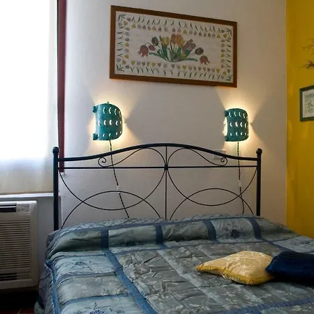 فندق مبيت وإفطار Lu Palau De Antoni 2*