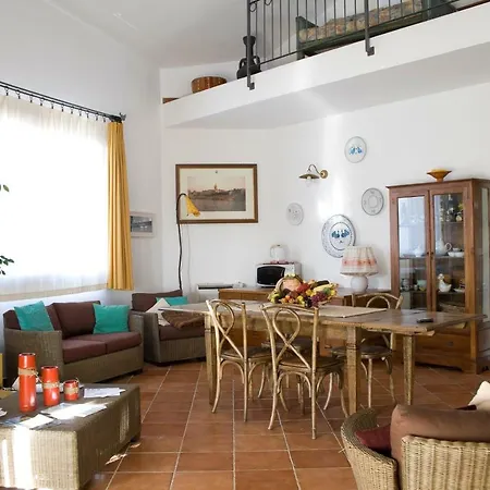 فندق مبيت وإفطار Lu Palau De Antoni 2*